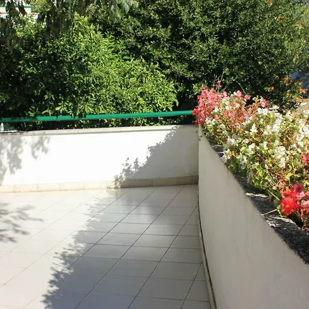 Apartments Pino Makarska Buitenkant foto