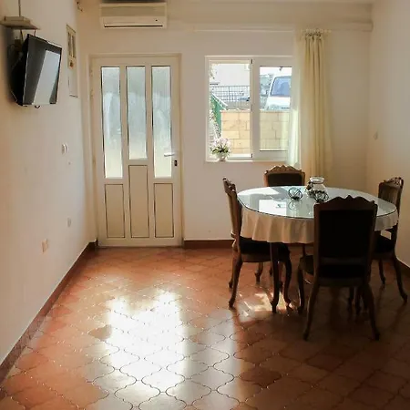 Apartments Pino Makarska Buitenkant foto