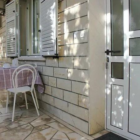 Apartments Pino Makarska Buitenkant foto