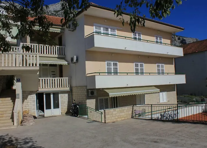 Apartments Pino
