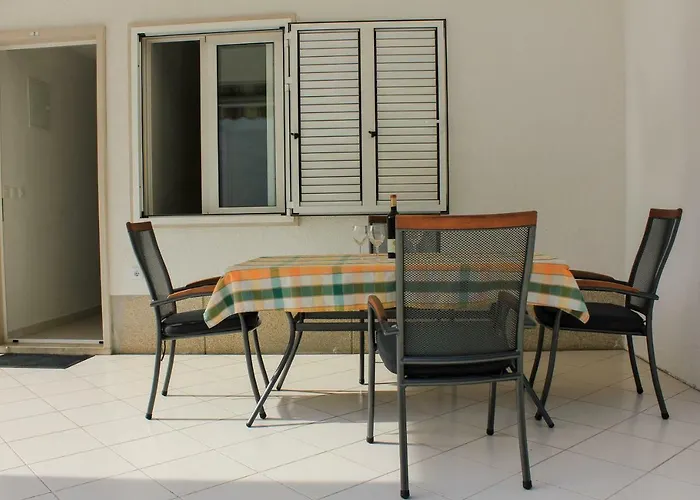 Apartments Pino