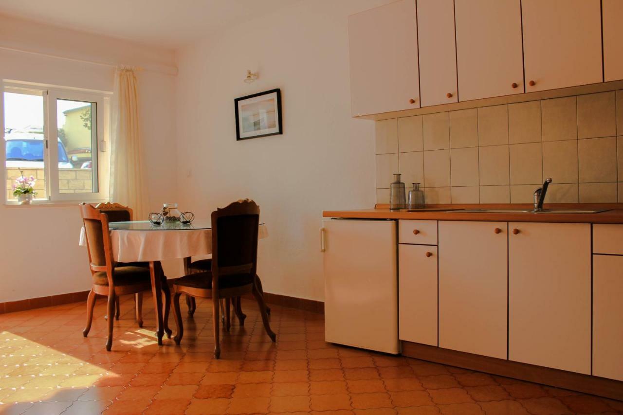 Apartment Pino Makarska