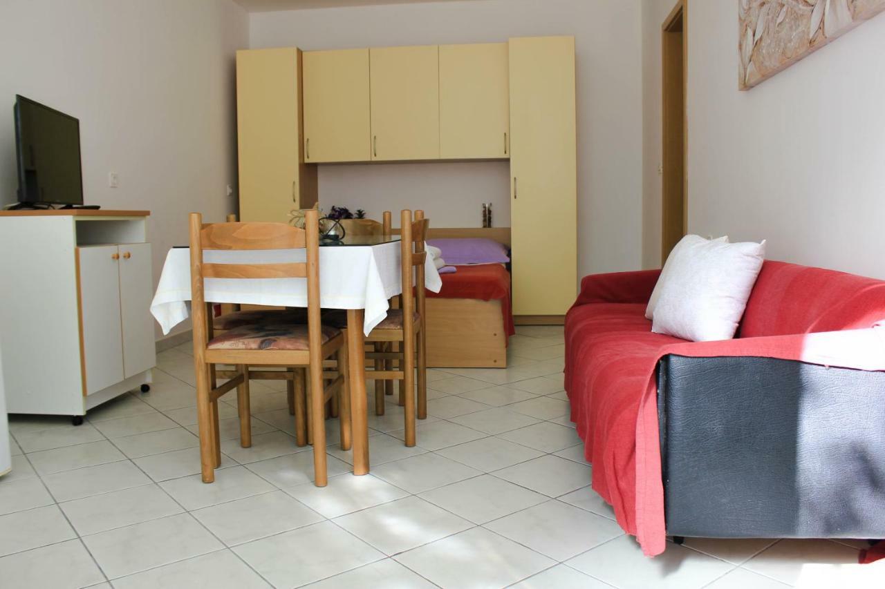 Pino Apartment Makarska