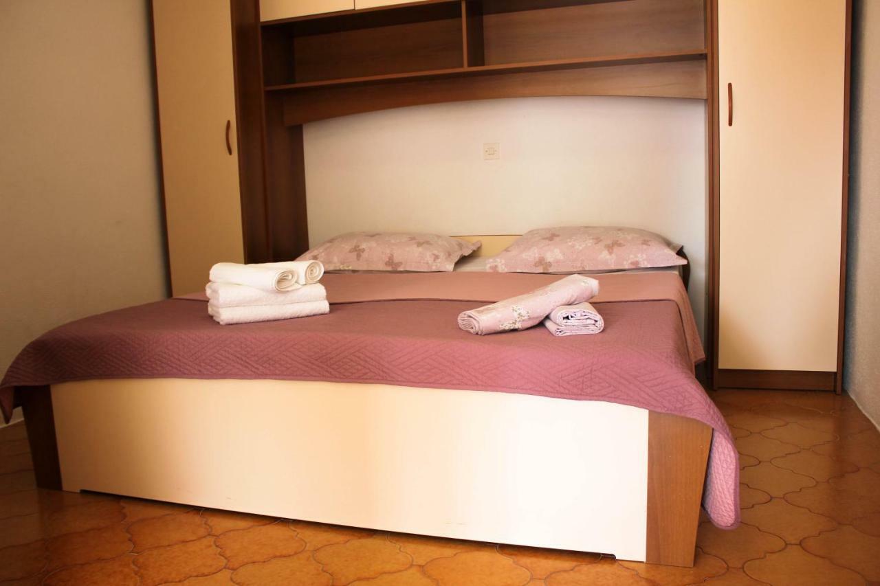 Apartment Pino Makarska