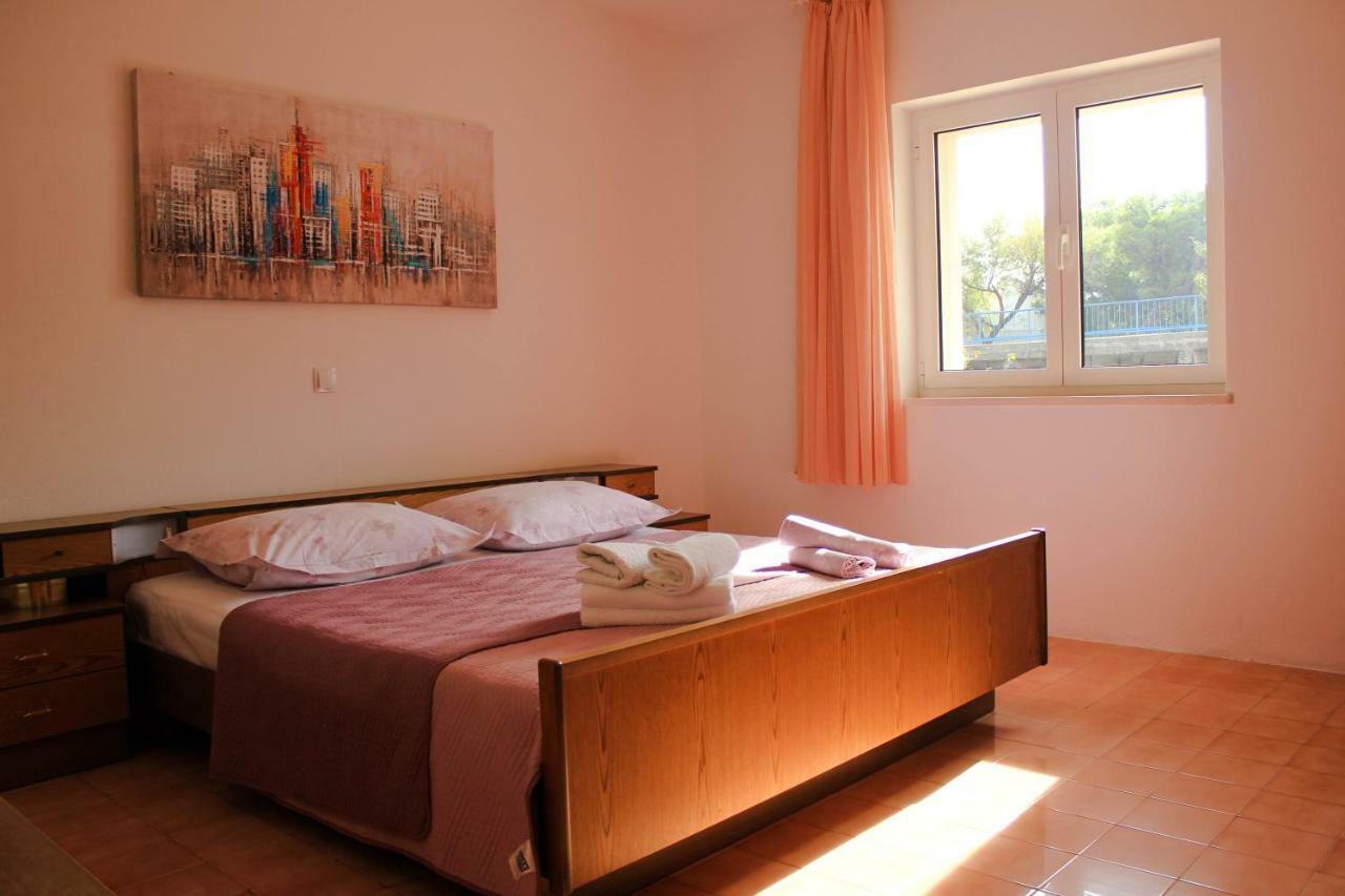 Apartment Pino Makarska