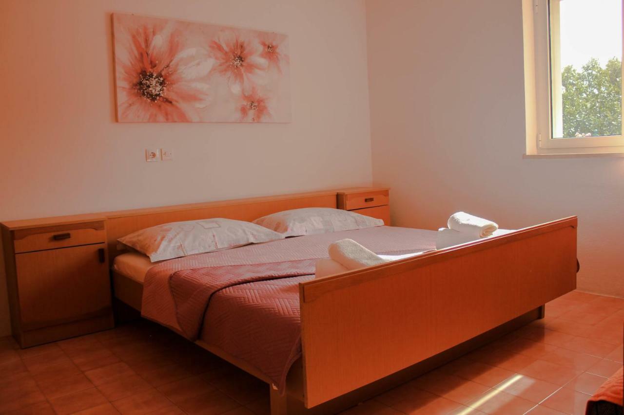 Apartment Pino Makarska